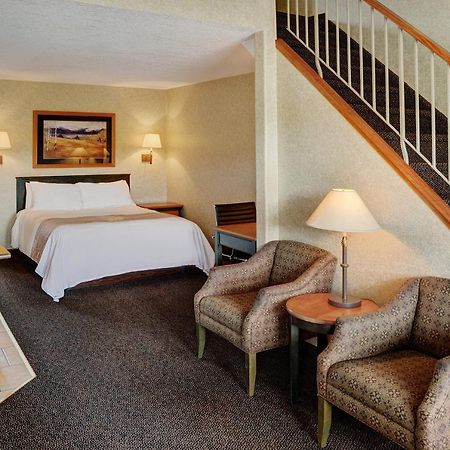 Lakeview Inns & Suites - Хинтон Экстерьер фото