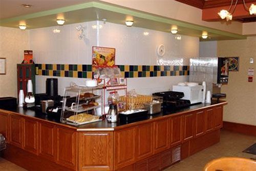 Lakeview Inns & Suites - Хинтон Экстерьер фото